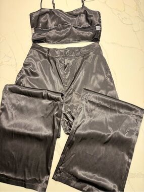 Hot & Delicious Women's Satin Wide-Leg Pants in Black